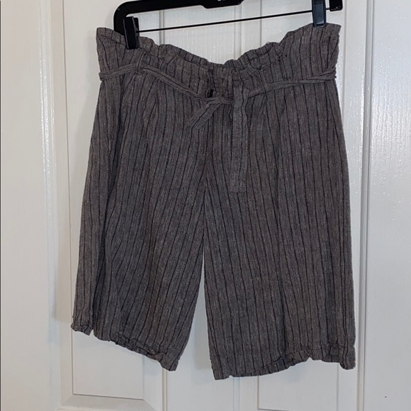 BCBG suit. Cropped jacket and pants - Picture 5 of 5